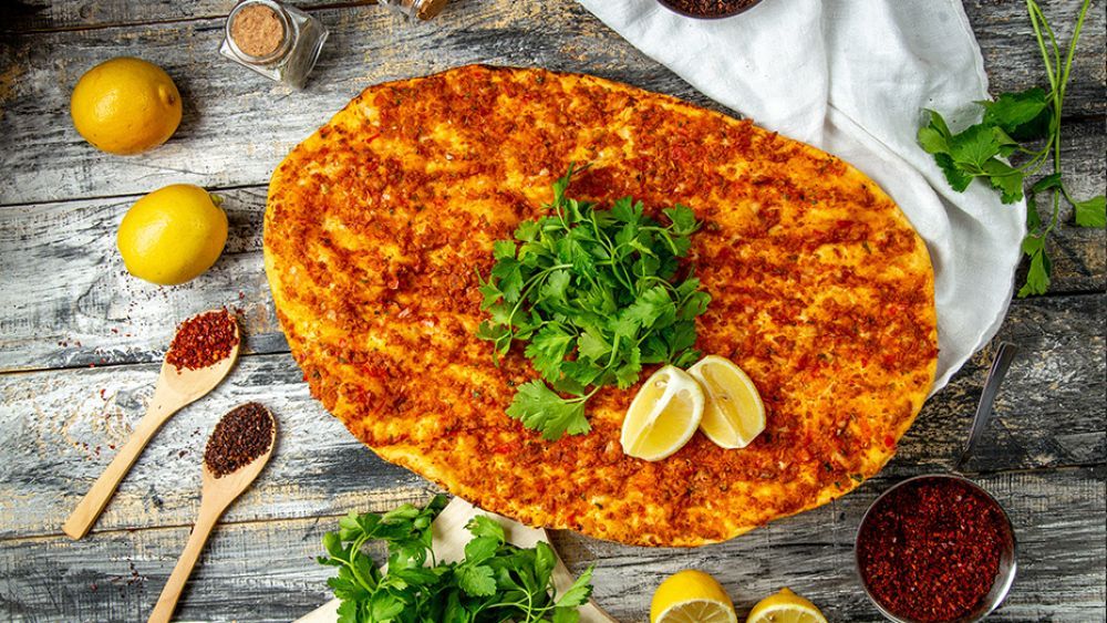 Evde Lahmacun Yapımı: Usta Lezzetinin Sırrı